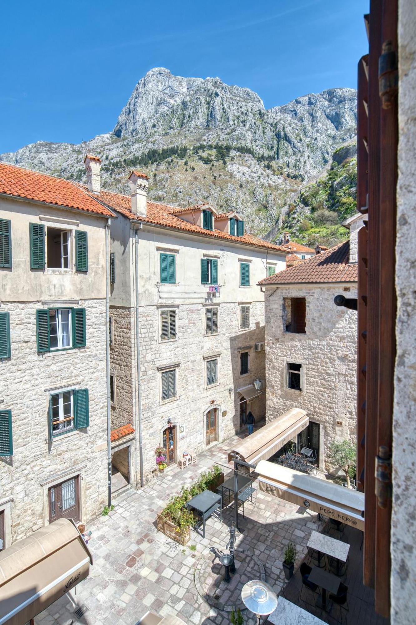 Hotel Rendez Vous Kotor Exterior foto