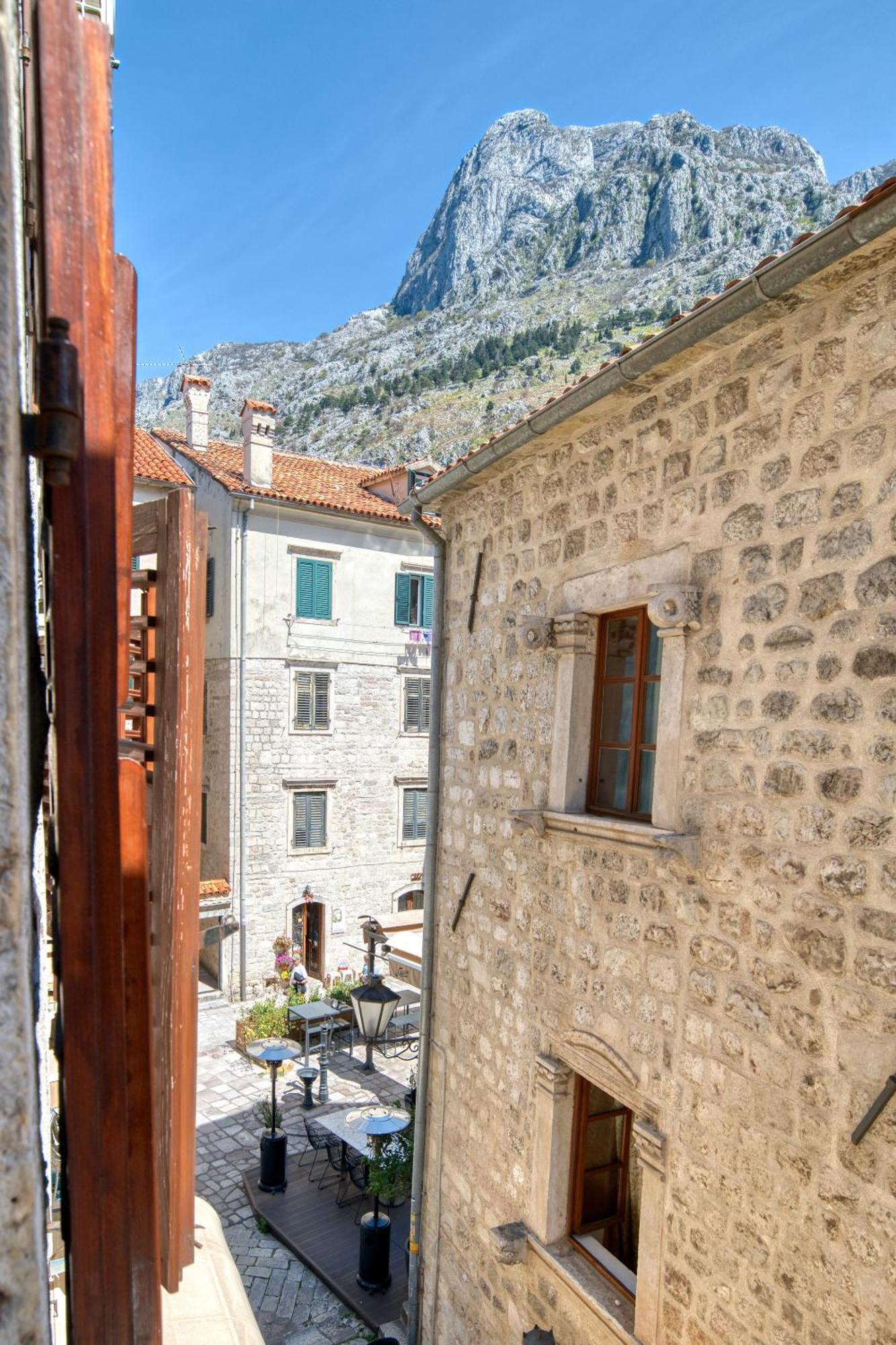 Hotel Rendez Vous Kotor Exterior foto