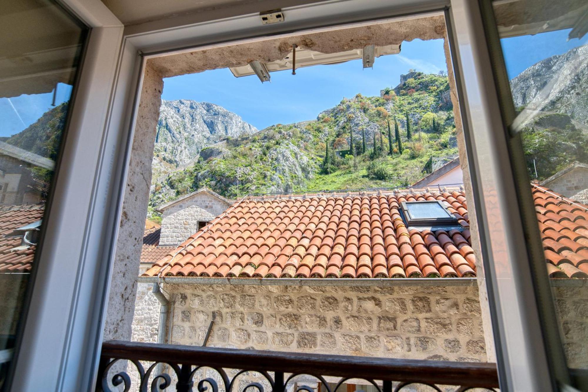Hotel Rendez Vous Kotor Exterior foto